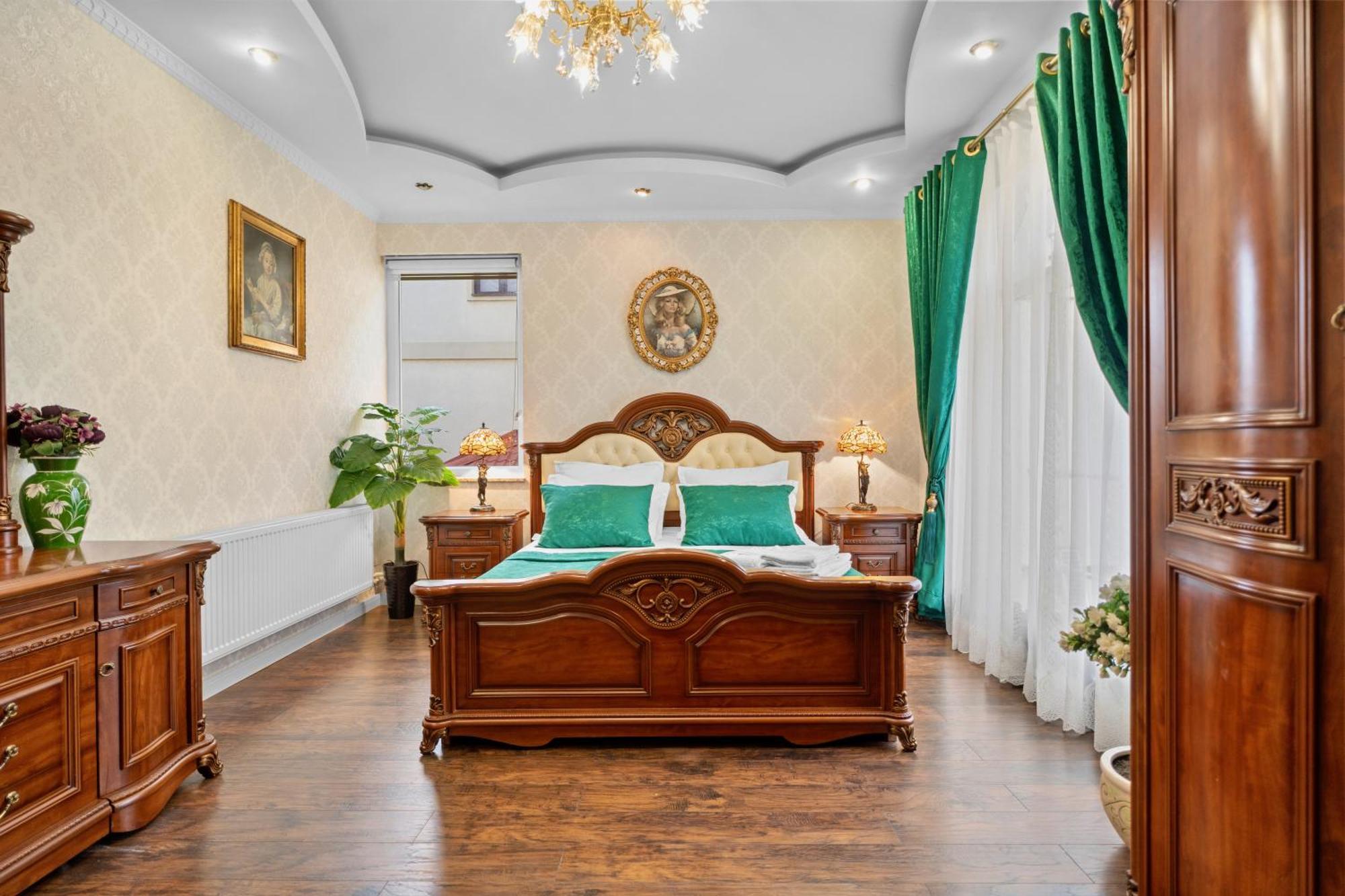 Luxurious Villa With Lush Garden And Huge Terrace Near Herastrau Park Bucarest Extérieur photo