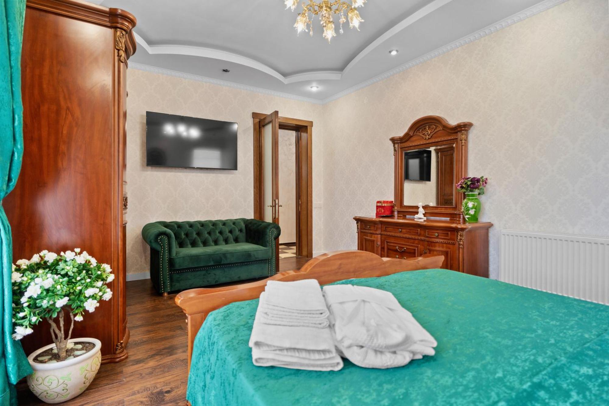 Luxurious Villa With Lush Garden And Huge Terrace Near Herastrau Park Bucarest Extérieur photo