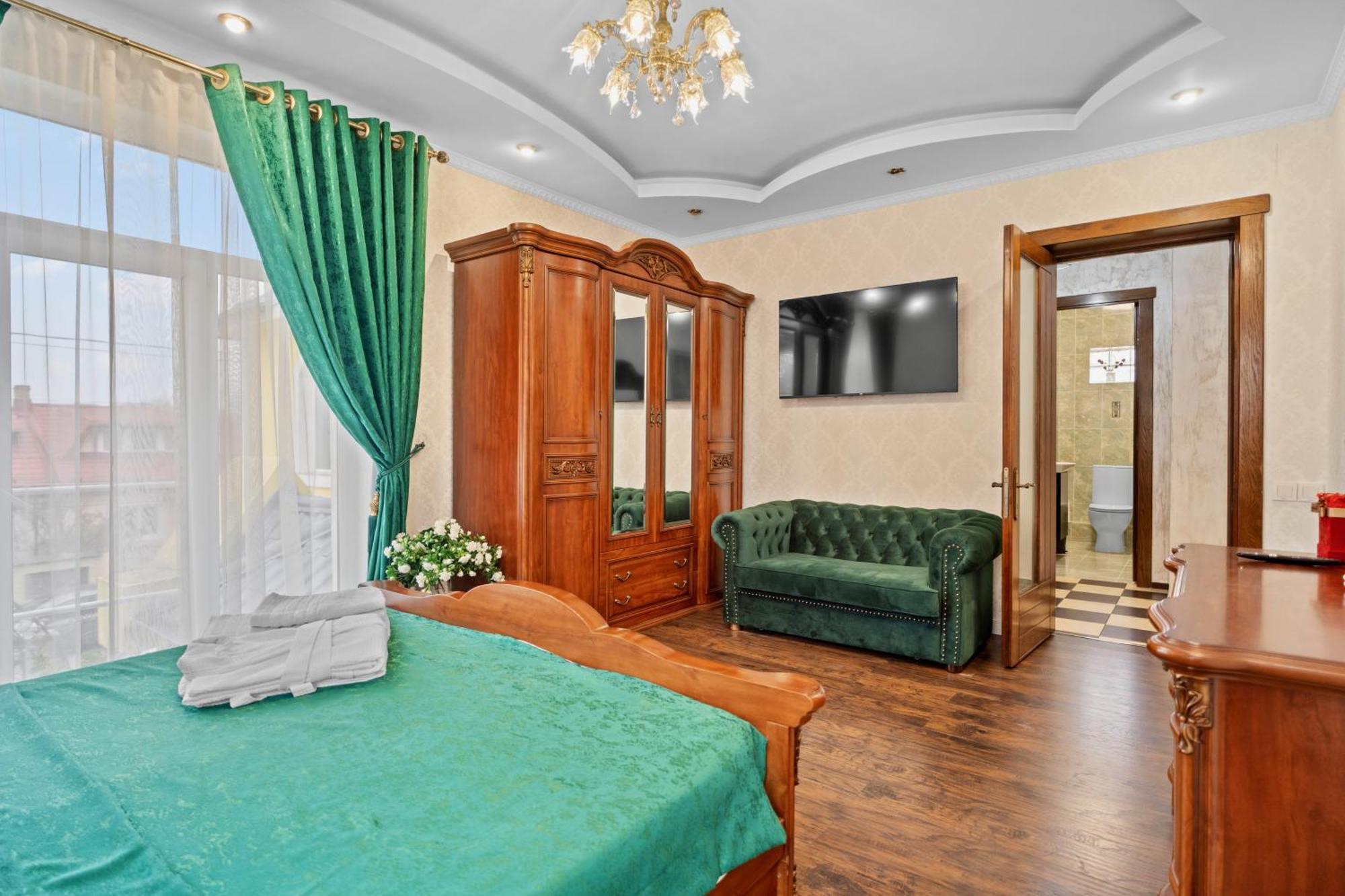 Luxurious Villa With Lush Garden And Huge Terrace Near Herastrau Park Bucarest Extérieur photo
